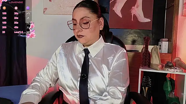  LuanaDabbraccio online show from 05/07/26, 02:44