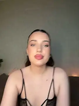 Snapshot of Ariana_Sanderss chatting on 12/14/25, 09:47 Ariana Sanderss online show from 12/14/25, 09:47