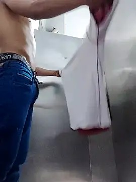 Snapshot of Pichoneterno chatting on 02/19/26, 11:23 Pichoneterno online show from 02/19/26, 11:23