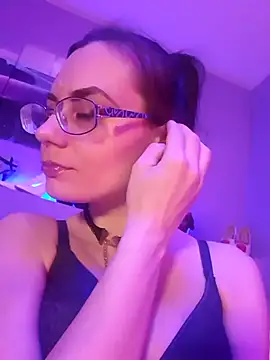 Snapshot of MilanaPure chatting on 03/11/25, 08:09 MilanaPure online show from 03/11/25, 08:09