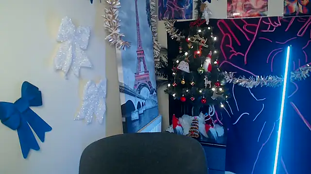 VanessaRey  online show from 12/20/25, 07:48