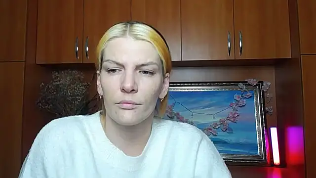 Snapshot of VanessaRey_ chatting on 03/21/26, 05:38 VanessaRey online show from 03/21/26, 05:38