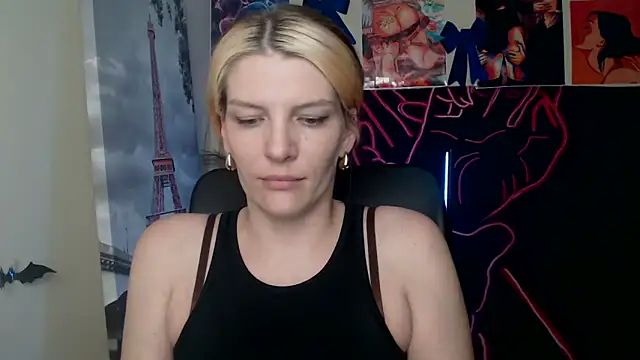 VanessaRey  online show from 05/05/26, 05:37