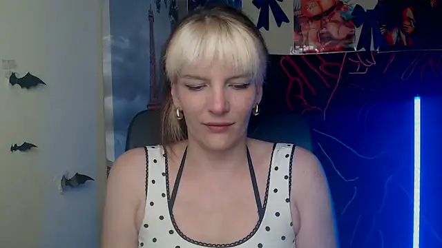 VanessaRey  online show from 05/10/26, 04:23