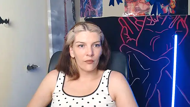VanessaRey  online show from 06/08/26, 06:14