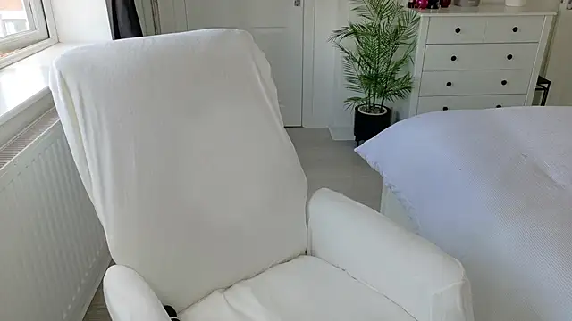 Snapshot of Missalex_xo chatting on 06/28/26, 11:16 Missalex xo online show from 06/28/26, 11:16