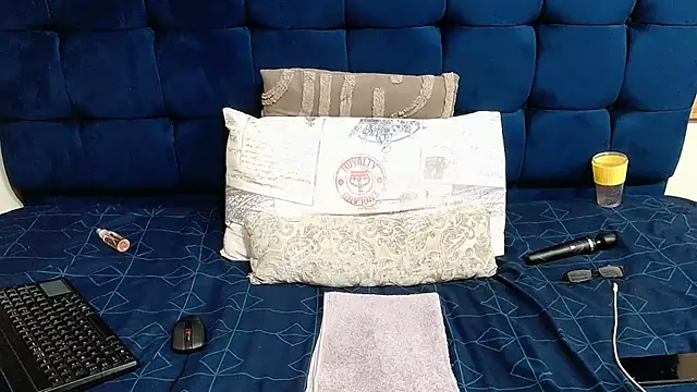 AriesCake online show from 05/11/26, 02:45