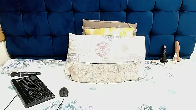 AriesCake online show from 05/13/26, 02:36