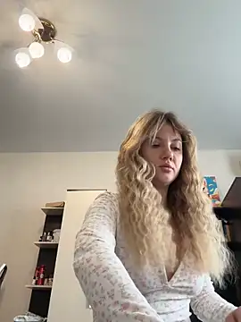 Snapshot of mollygirll chatting on 10/02/25, 08:21 mollygirll online show from 10/02/25, 08:21