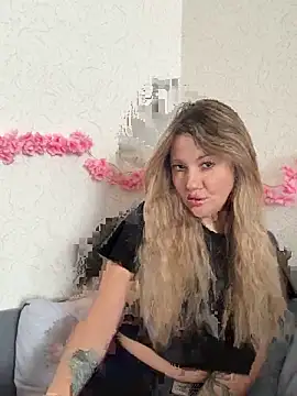 Snapshot of mollygirll chatting on 10/06/25, 08:45 mollygirll online show from 10/06/25, 08:45