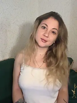 mollygirll online show from 11/28/25, 11:13