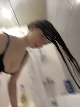 MilaBee online show from 03/21/25, 03:57