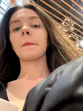 MilaBee online show from 10/23/25, 09:19