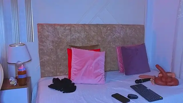 angelinarouse  online show from 06/28/26, 04:07