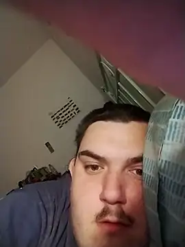 Snapshot of Piono chatting on 03/17/25, 09:34 Piono online show from 03/17/25, 09:34