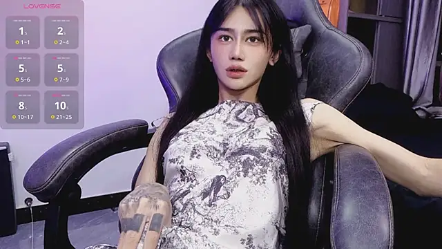 Snapshot of Rainbow-sweet chatting on 05/24/26, 06:35 Rainbow-sweet online show from 05/24/26, 06:35