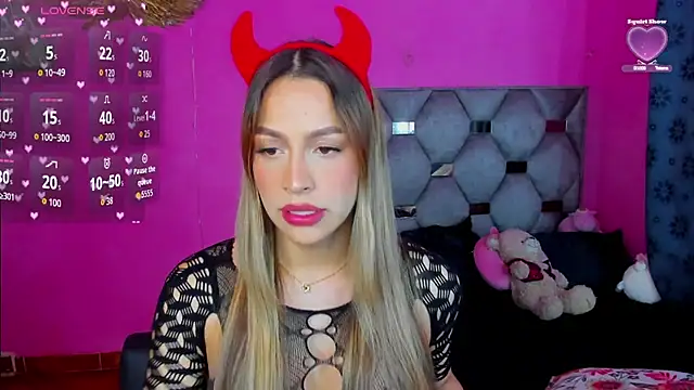 hanna tss online show from 10/31/25, 03:18