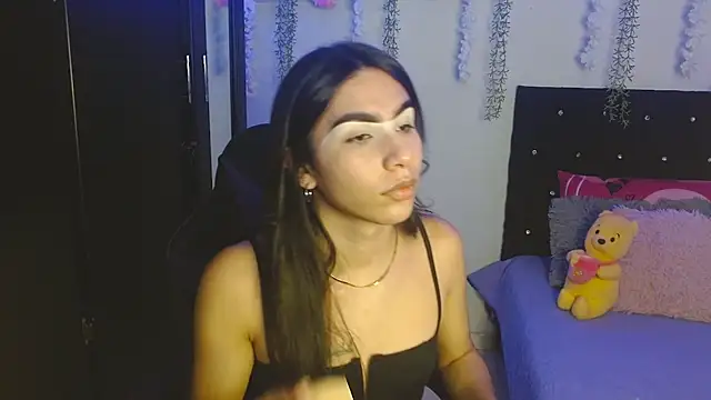 Snapshot of Lyaa_Cute chatting on 11/18/25, 07:24 Lyaa Cute online show from 11/18/25, 07:24