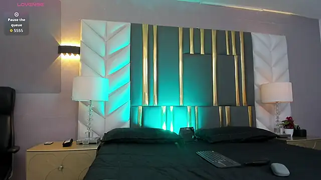 SaraJonness online show from 11/26/25, 12:39