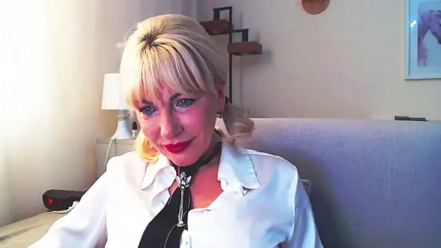 GabrielleTrue online show from 10/02/25, 06:09