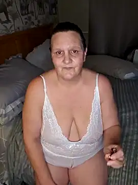 Snapshot of MissQueenBeex chatting on 01/15/26, 08:45 MissQueenBeex online show from 01/15/26, 08:45