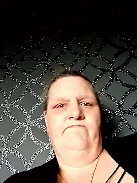 Snapshot of MissQueenBeex chatting on 03/20/26, 11:59 MissQueenBeex online show from 03/20/26, 11:59