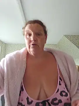 MissQueenBeex online show from 06/07/26, 08:29
