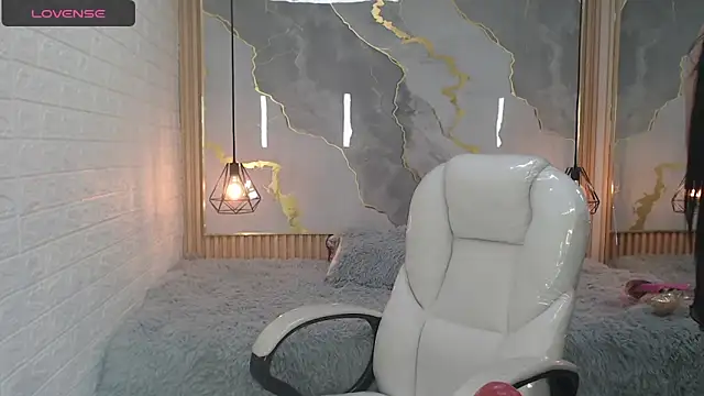 Snapshot of nei_girl chatting on 10/14/25, 01:01 nei girl online show from 10/14/25, 01:01