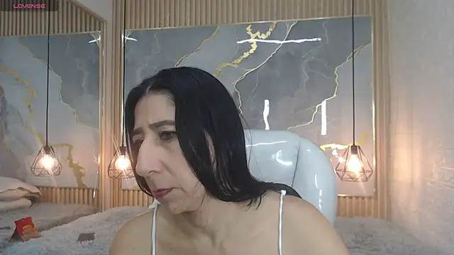 nei girl online show from 11/15/25, 11:29