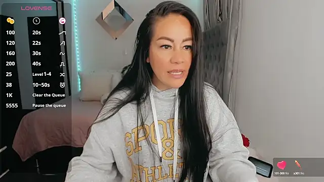 j lovee online show from 03/23/25, 08:04