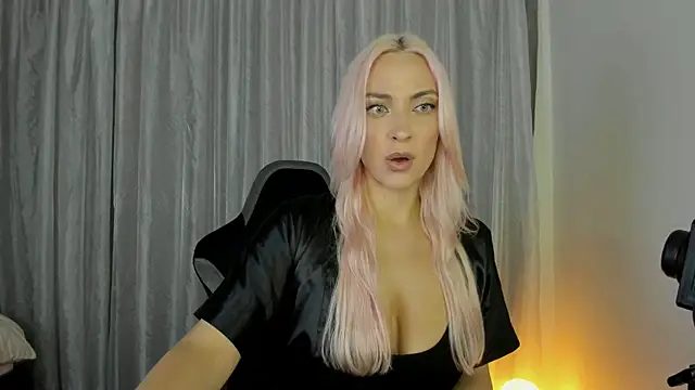 Snapshot of _Miss_Valentina_ chatting on 04/22/26, 04:52 Miss Valentina online show from 04/22/26, 04:52