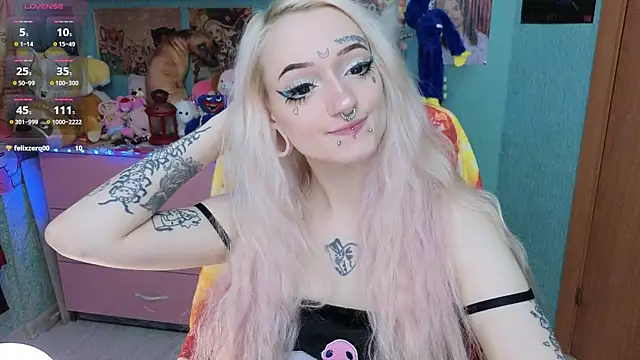 Manuela unicorn online show from 11/17/25, 08:36