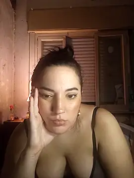 Snapshot of myla_rommer1 chatting on 03/23/25, 01:09 myla rommer1 online show from 03/23/25, 01:09