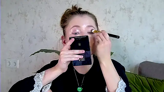 AshleyD  online show from 09/30/25, 03:11