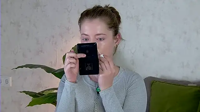 AshleyD  online show from 10/25/25, 03:14