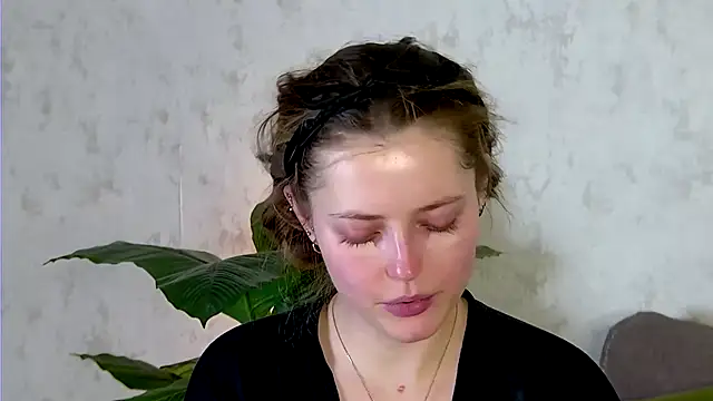 AshleyD  online show from 12/05/25, 01:31