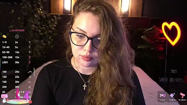 LuxSopphia online show from 06/14/26, 12:40