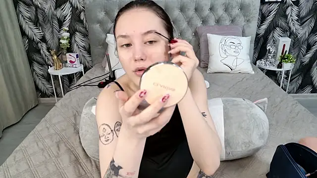 Snapshot of CarolineTenders chatting on 01/14/26, 01:22 CarolineTenders online show from 01/14/26, 01:22