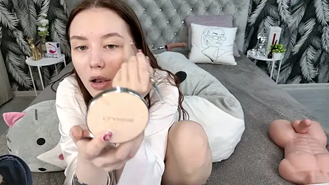 Snapshot of CarolineTenders chatting on 01/15/26, 01:21 CarolineTenders online show from 01/15/26, 01:21