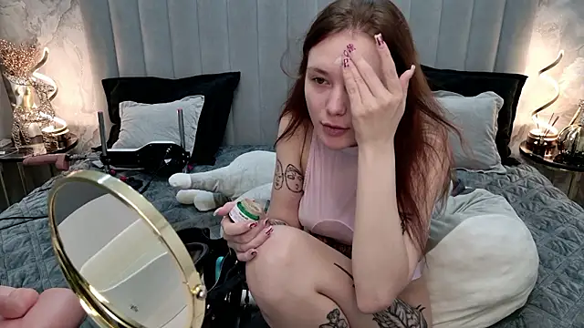 Snapshot of CarolineTenders chatting on 02/05/26, 01:32 CarolineTenders online show from 02/05/26, 01:32