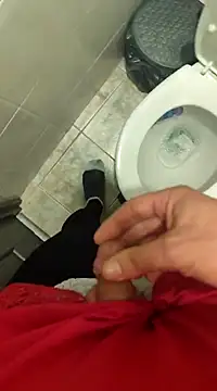 Snapshot of evi42 chatting on 03/19/25, 11:28 evi42 online show from 03/19/25, 11:28