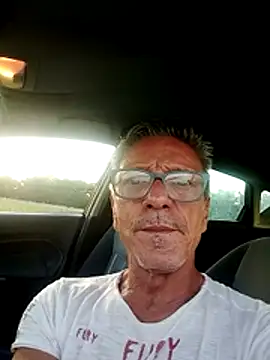 Snapshot of Deddyitalia3 chatting on 06/17/26, 05:58 Deddyitalia3 online show from 06/17/26, 05:58