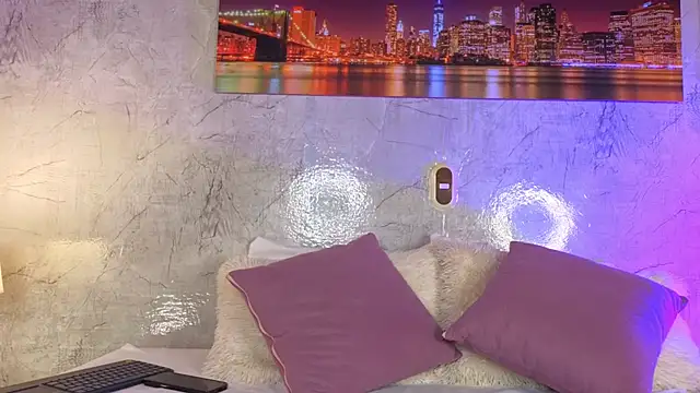 Snapshot of zaraquiinn chatting on 02/20/26, 02:06 zaraquiinn online show from 02/20/26, 02:06