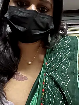 Snapshot of aparna99 chatting on 11/02/25, 10:01 aparna99 online show from 11/02/25, 10:01