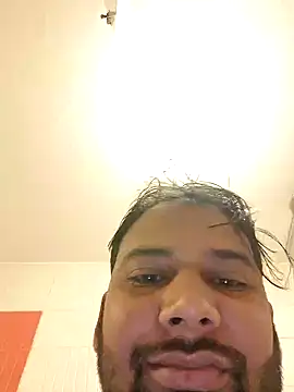 Snapshot of UAjit chatting on 09/15/25, 01:38 UAjit online show from 09/15/25, 01:38