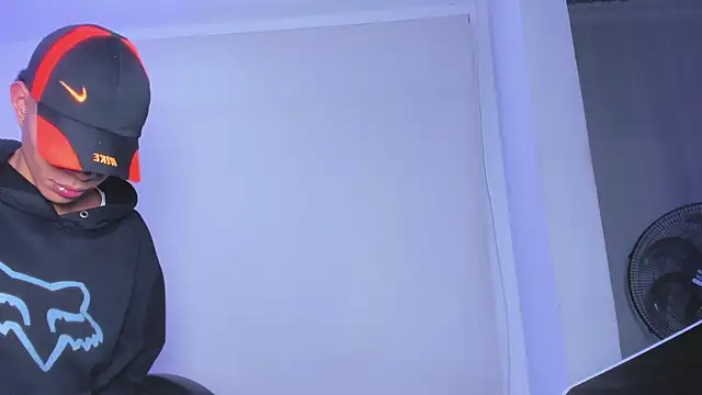 candyandmarilyn online show from 11/15/25, 03:59