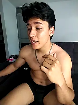 Snapshot of THE_LITTLE_LIAM chatting on 10/30/25, 01:12 THE LITTLE LIAM online show from 10/30/25, 01:12