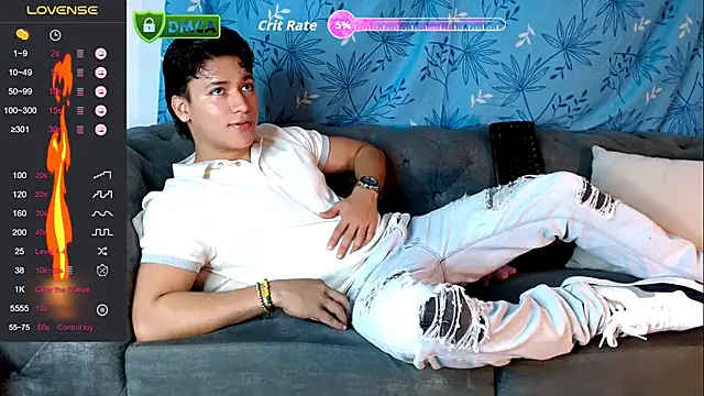 Snapshot of THE_LITTLE_LIAM chatting on 06/11/26, 04:54 THE LITTLE LIAM online show from 06/11/26, 04:54