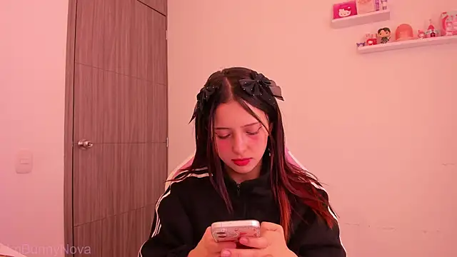 ImBunnyNova online show from 06/15/26, 04:31