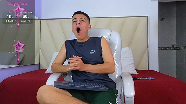 Hotboy21  online show from 11/08/25, 04:12